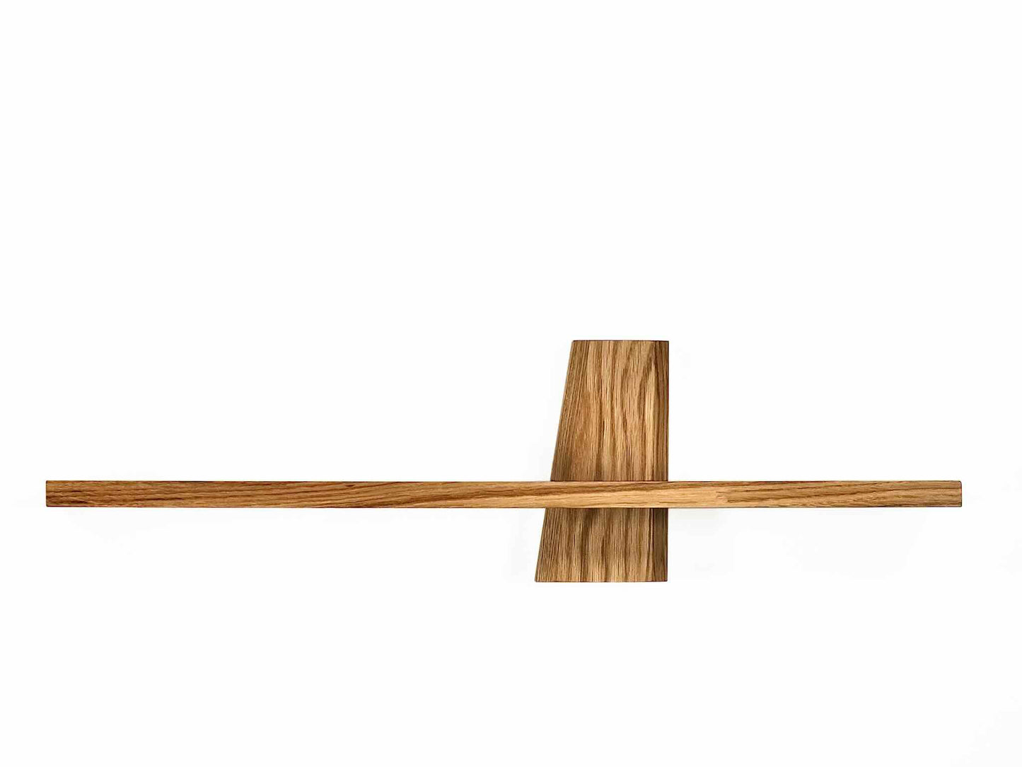 Svævehylde moderne amagerhylde i europæisk egetræ fra HJULER DESIGN