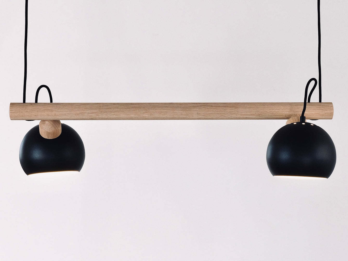 Lampe pendel loftslampe design lys egetræ dansk