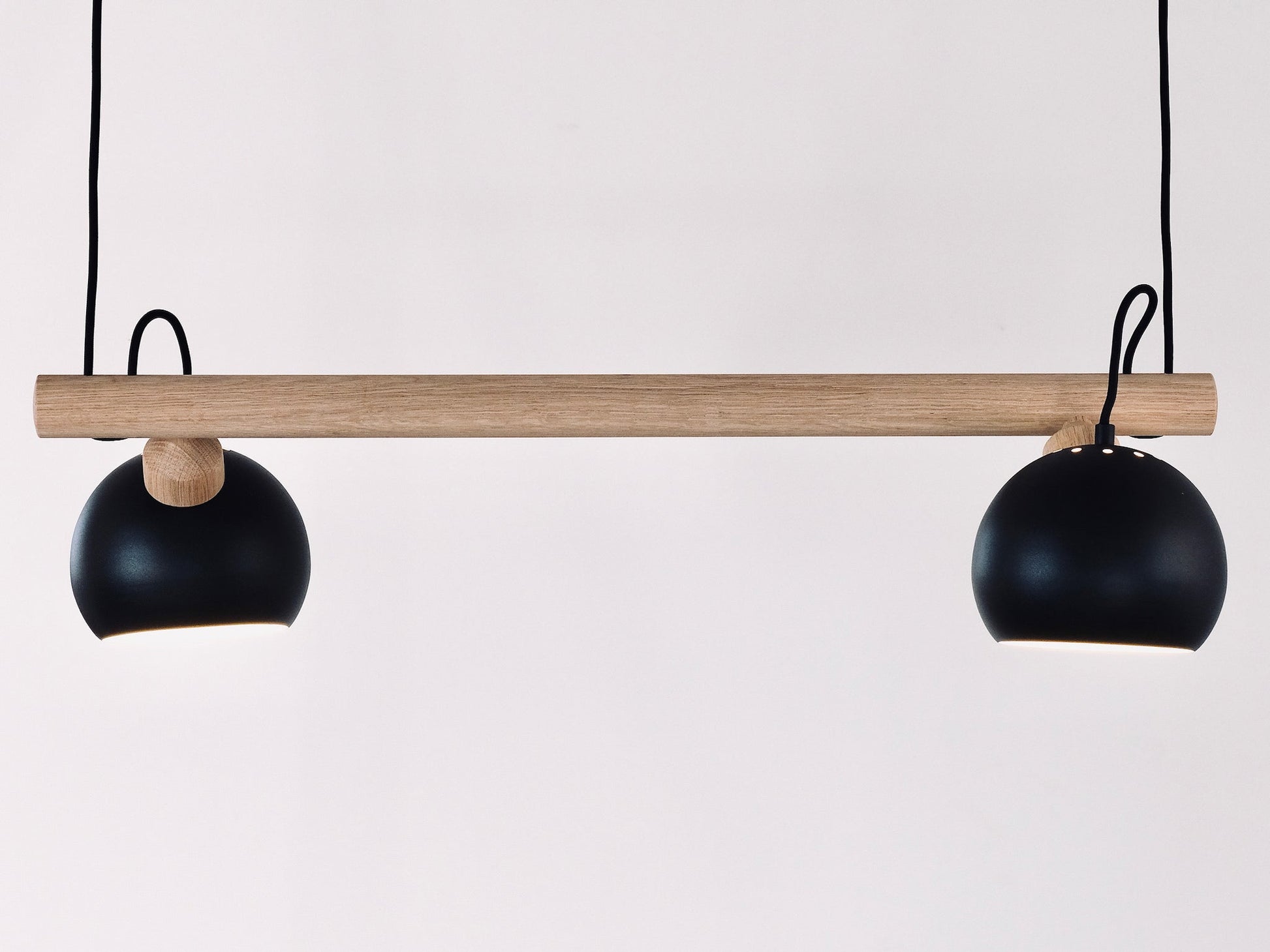 Lampe pendel loftslampe design lys egetræ dansk