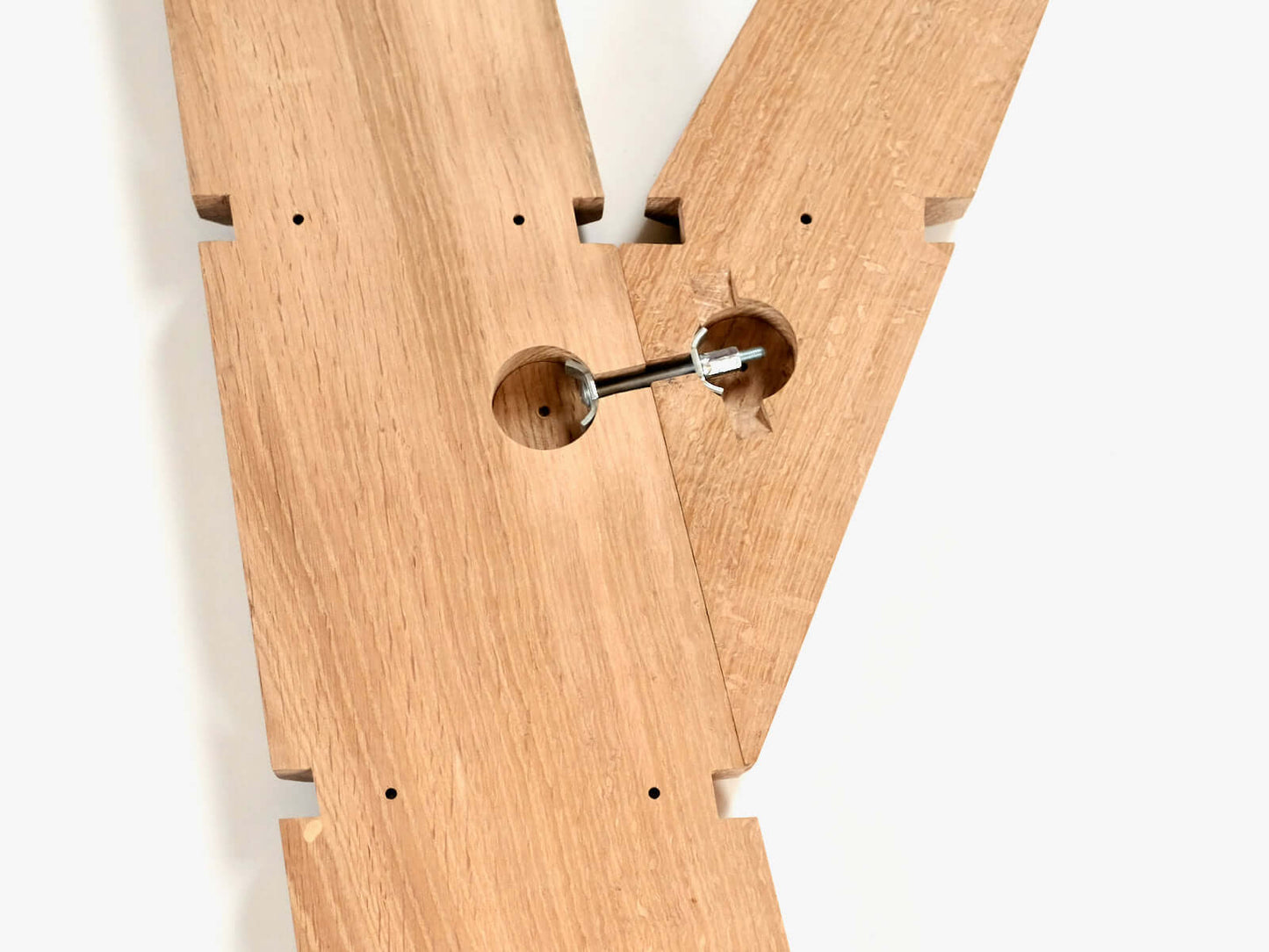 Hyldetræ fra Hjuler.Design i egetræ