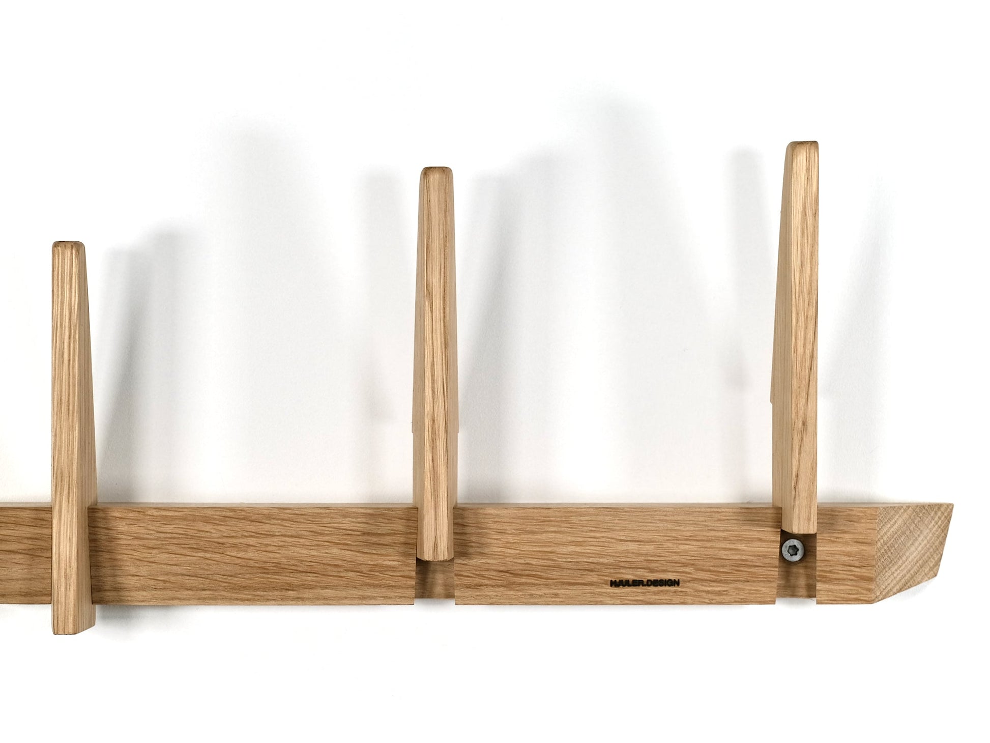 Knagerække enkel moderne design træ egetræ bæredygtig dansk fra HJULER DESIGN