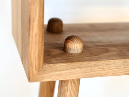 Sengebord natbord soveværelse mobler design træ egetræ enkel moderne ubehandlet fra Hjuler.Design
