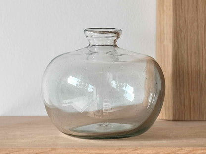 Sprout vase, oak vase